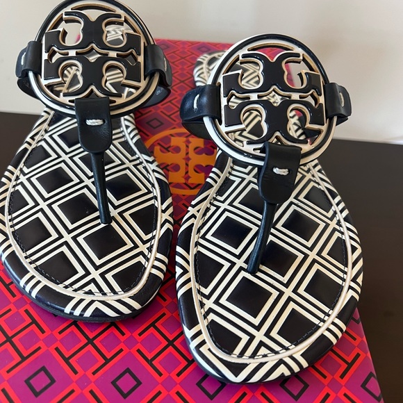 Tory Burch MILLER SANDAL, METALLIC LEATHER - Picture 6 of 13